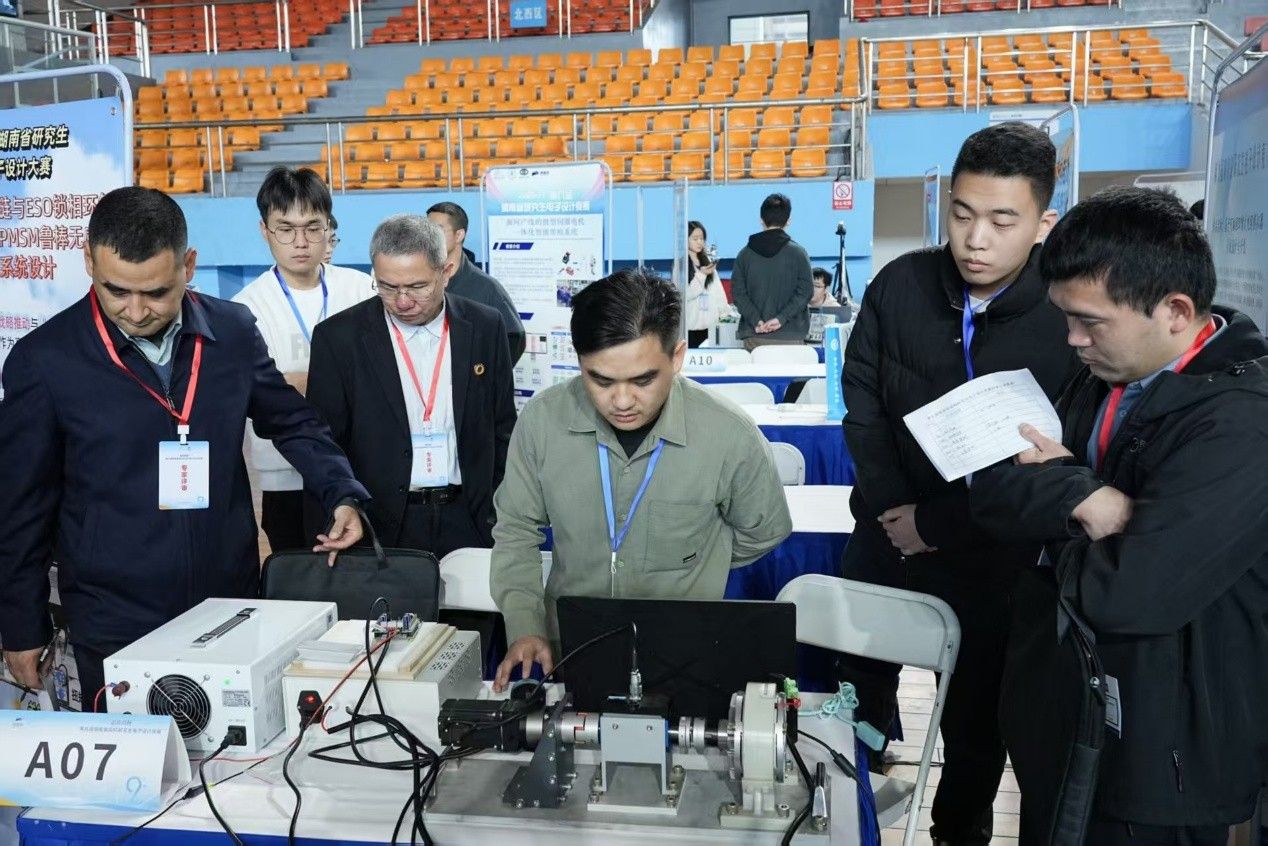 我院研究生在第九届湖南省高校研究生电子设计竞赛中斩获佳绩